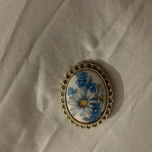 Vintage Hand Painted Florals / pin